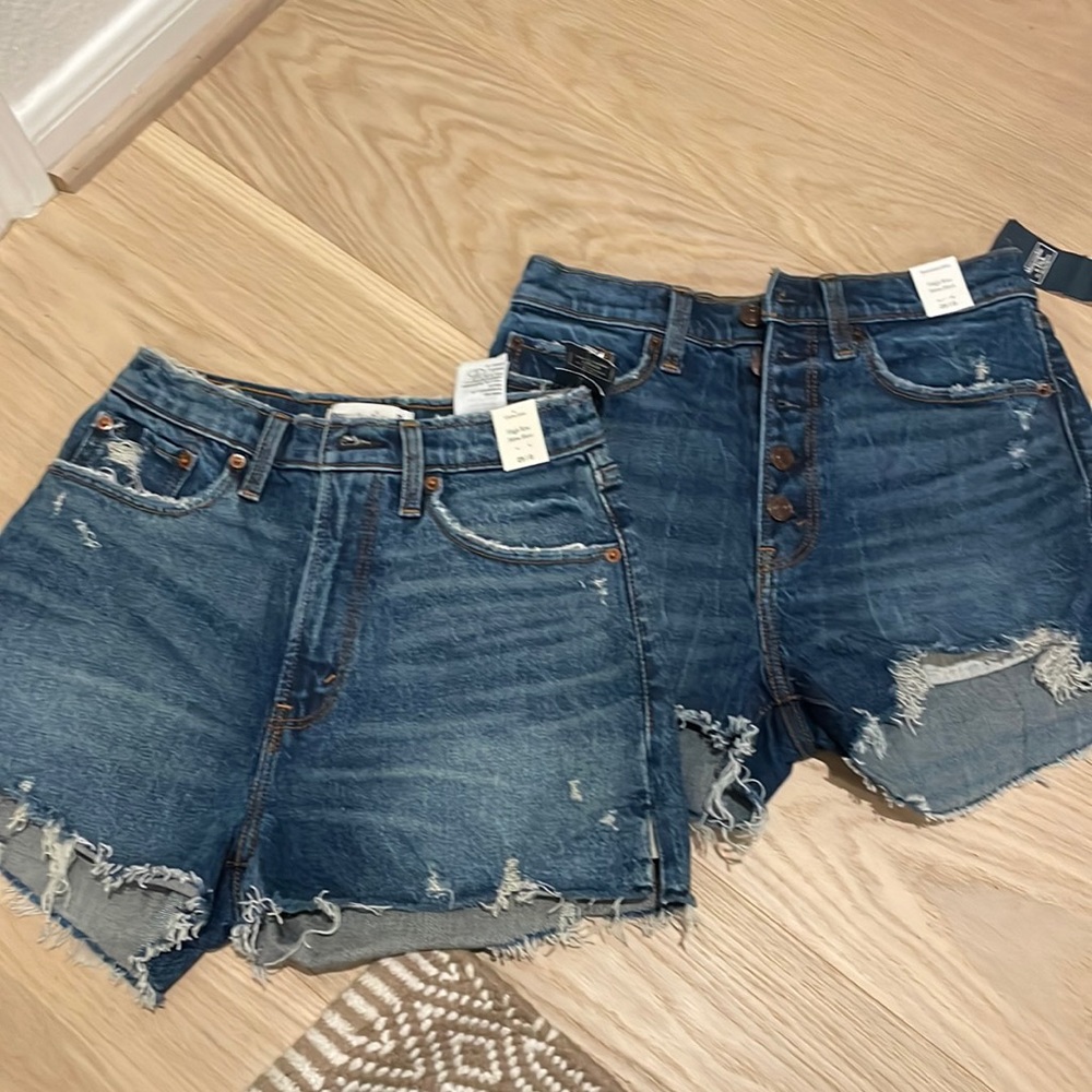 Set of 2 mom short Abercrombie and Fitch